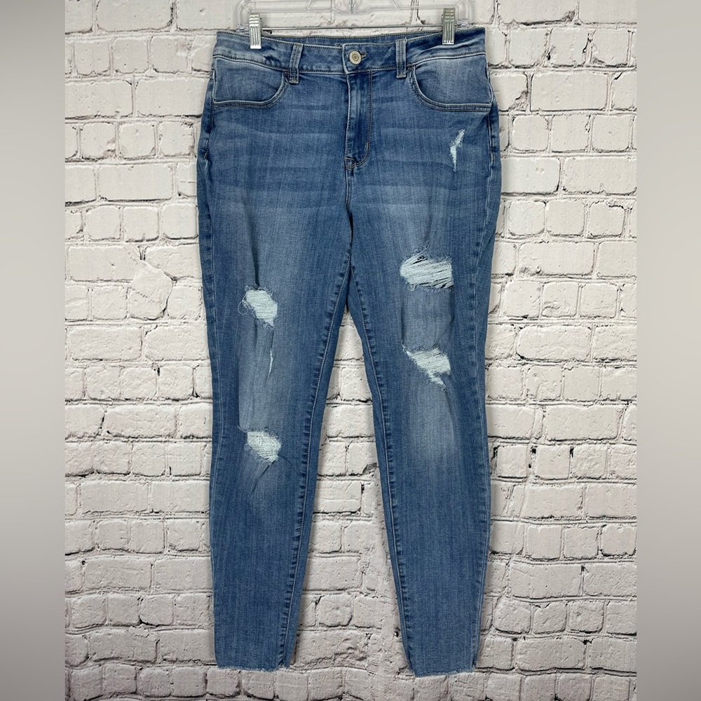 Maurices High Rise Distressed Raw Hem Jegging Size L Blue Stretch Jeans